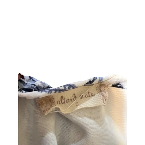 Altar'd State Romper Cold Shoulder Ruffle Leg Hem Blue White Floral Sz Small - Picture 4 of 4